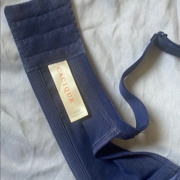 Cacique Bras Bundle 2 - Picture 6 of 8